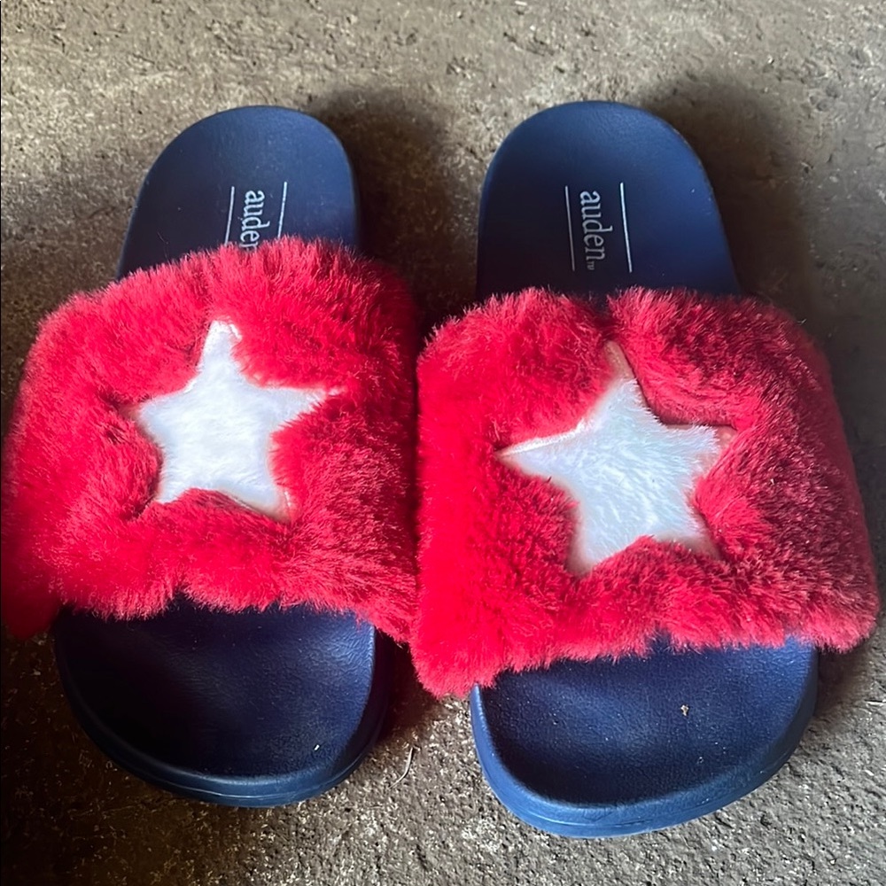 Alden unisex Red Faux-Fur Star Slide Sandals with White Star Accent